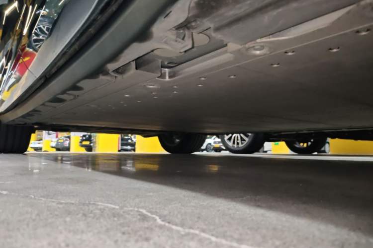 Used Zeekr 7X 2025 75 kWh Rear-Wheel Drive Intelligent Driving Version Left Side Sill