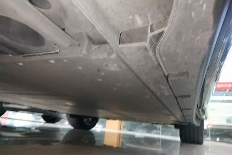 Used Zeekr 7X 2025 75 kWh Rear-Wheel Drive Intelligent Driving Version Left Side Sill