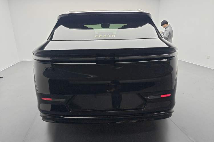 Used Zeekr 7X 2025 100 kWh Long-Range Rear-Wheel Drive with Intelligent Driving Features Rear