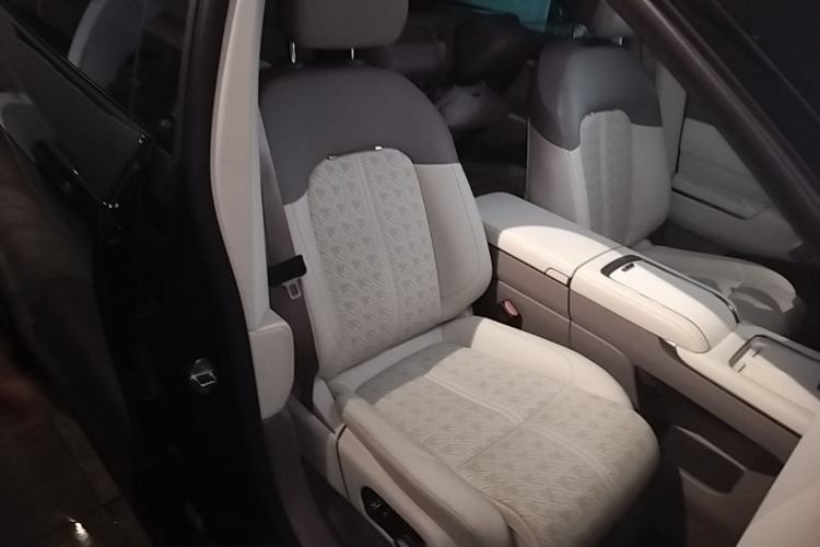Used Zeekr 7X 2025 100kWh Long-Range All-Wheel Drive Intelligent Driving Version Right Front Seat