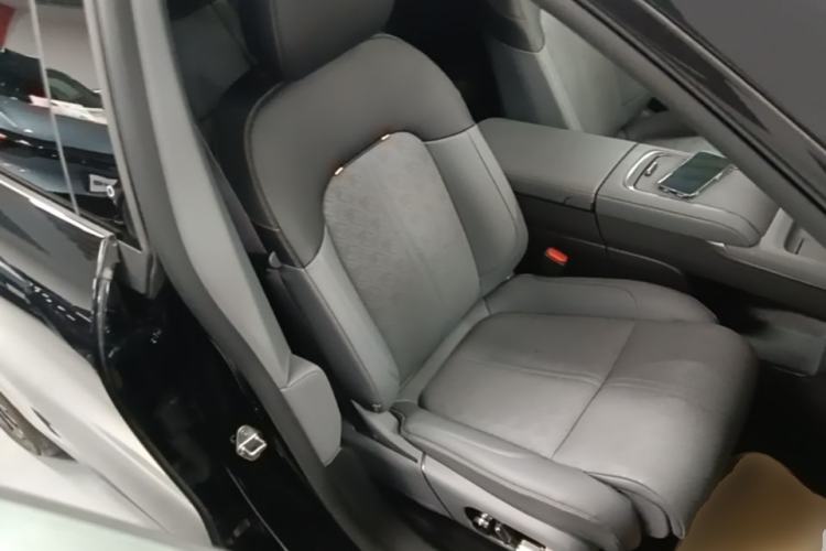 Used Zeekr 7X 2025 75 kWh Rear-Wheel Drive Intelligent Driving Version Right Front Seat