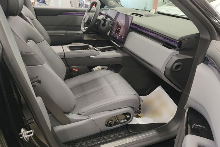 Used Zeekr 7X 2025 75 kWh Rear-Wheel Drive Intelligent Driving Version Right Front Seat