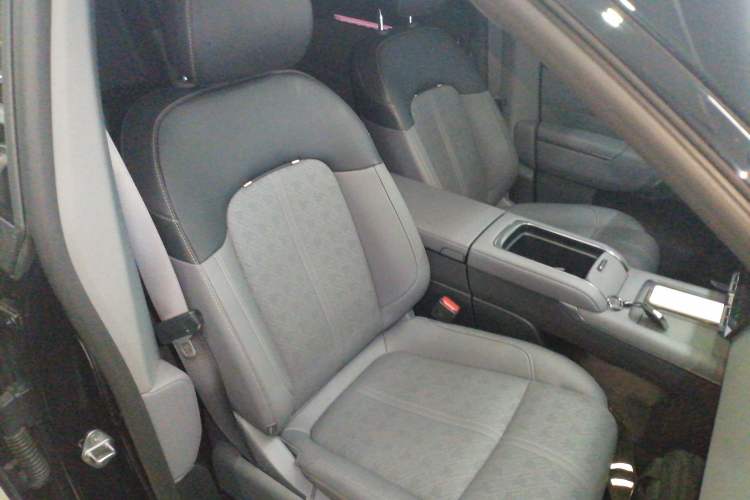 Used Zeekr 7X 2025 100kWh Long-Range All-Wheel Drive Intelligent Driving Version Right Front Seat