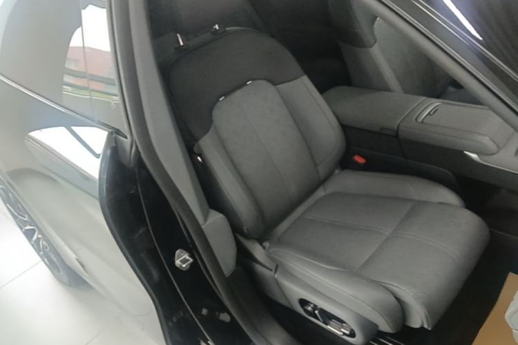 Used Zeekr 7X 2025 75 kWh Rear-Wheel Drive Intelligent Driving Version Right Front Seat