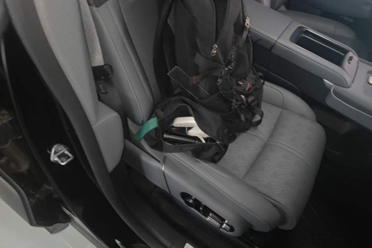 Used Zeekr 7X 2025 75 kWh Rear-Wheel Drive Intelligent Driving Version Right Front Seat