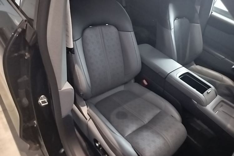 Used Zeekr 7X 2025 100kWh Long-Range All-Wheel Drive Intelligent Driving Version Right Front Seat