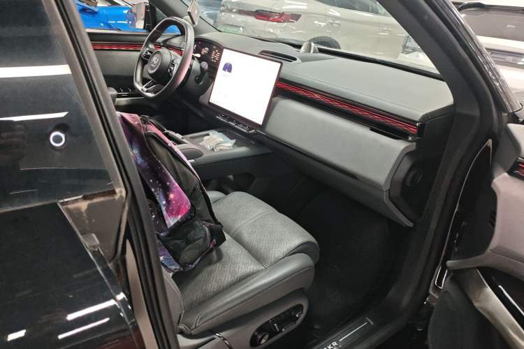 Used Zeekr 7X 2025 75 kWh Rear-Wheel Drive Intelligent Driving Version Right Front Seat
