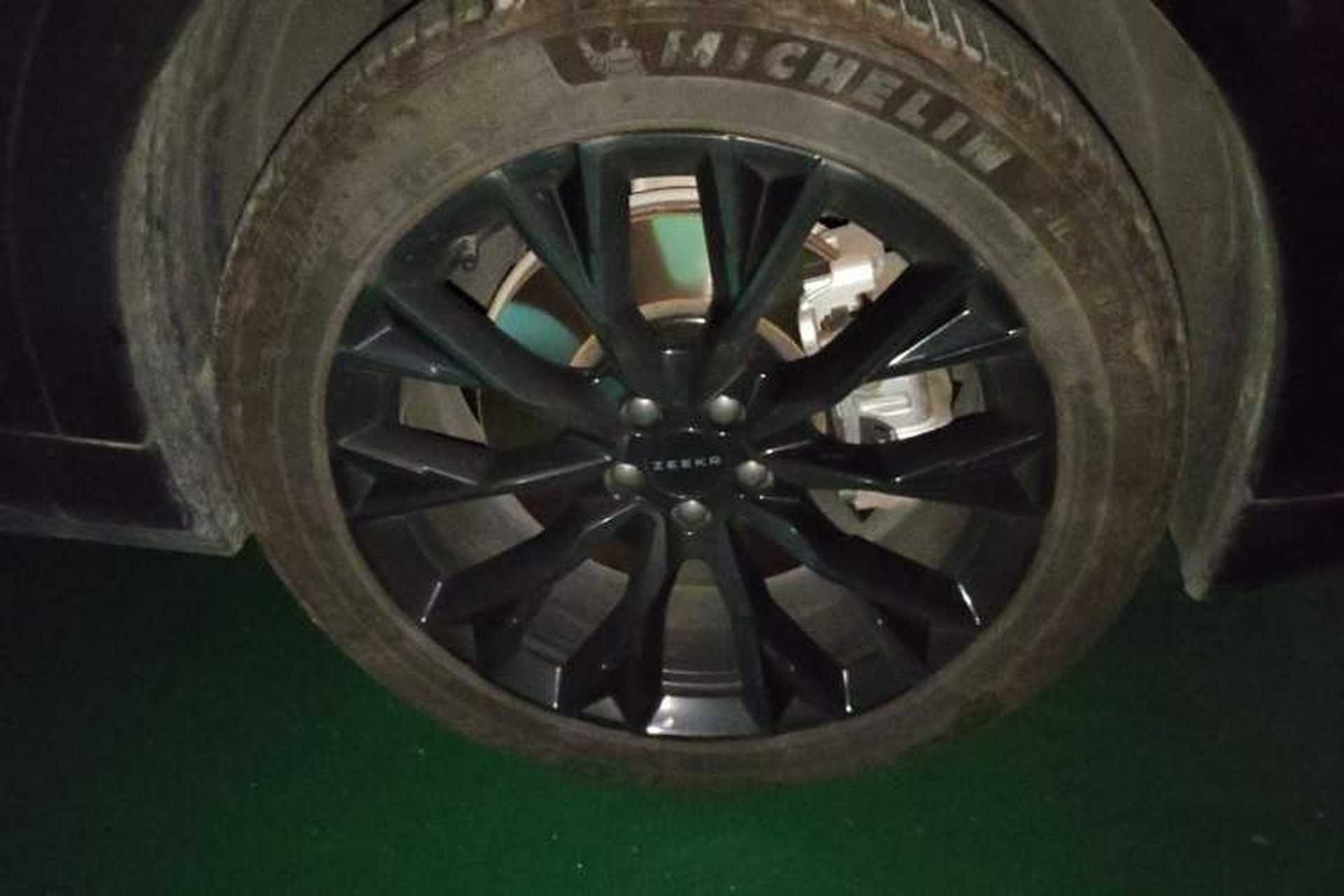 Used Zeekr 7X 2025 75 kWh Rear-Wheel Drive Intelligent Driving Version Right Front Wheel Hub