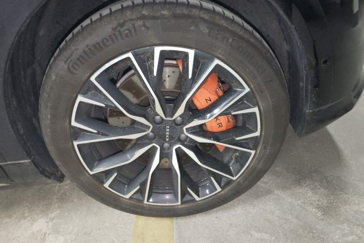 Used Zeekr 7X 2025 75 kWh Rear-Wheel Drive Intelligent Driving Version Right Front Wheel Hub