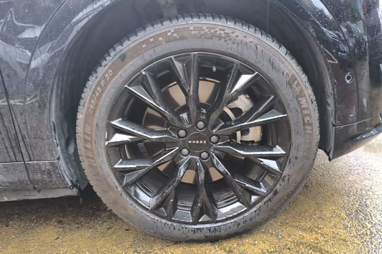Used Zeekr 7X 2025 75 kWh Rear-Wheel Drive Intelligent Driving Version Right Front Wheel Hub