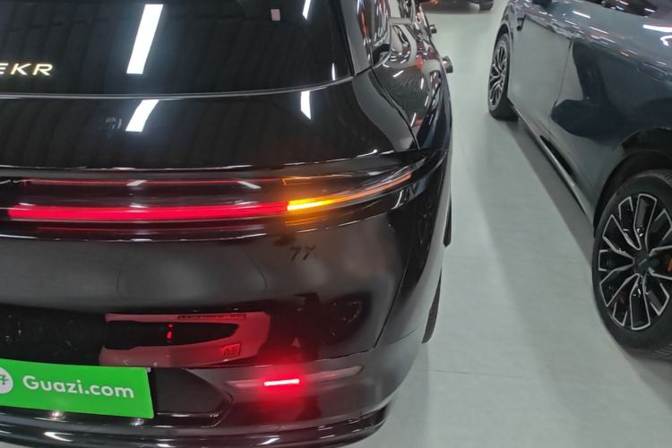 Used Zeekr 7X 2025 100 kWh Long-Range Rear-Wheel Drive with Intelligent Driving Features Right Rear Taillight