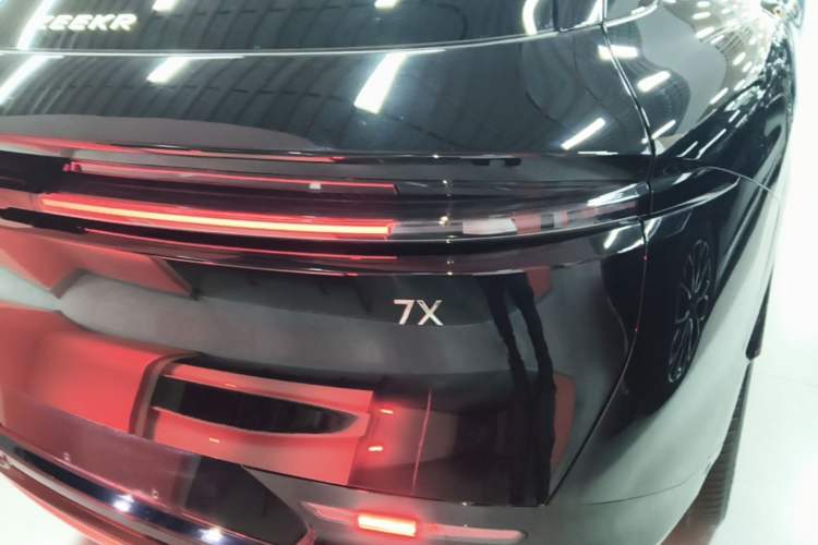 Used Zeekr 7X 2025 75 kWh Rear-Wheel Drive Intelligent Driving Version Right Rear Taillight