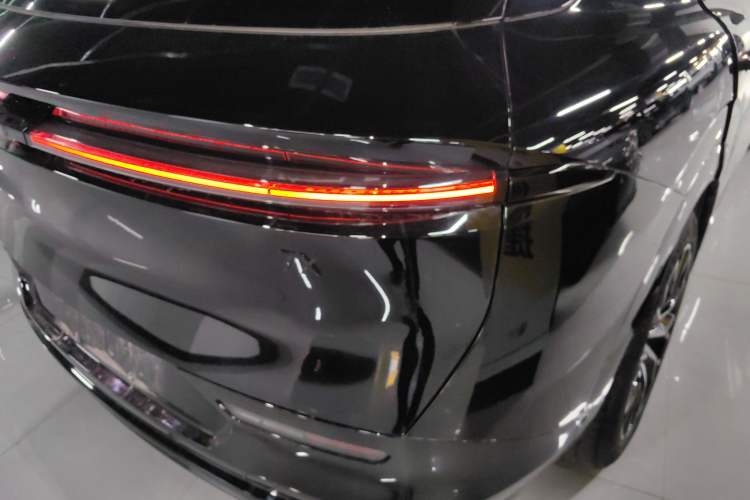 Used Zeekr 7X 2025 75 kWh Rear-Wheel Drive Intelligent Driving Version Right Rear Taillight