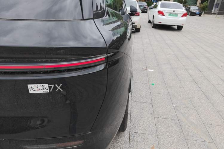 Used Zeekr 7X 2025 75 kWh Rear-Wheel Drive Intelligent Driving Version Right Rear Taillight