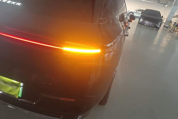 Used Zeekr 7X 2025 75 kWh Rear-Wheel Drive Intelligent Driving Version Right Rear Taillight