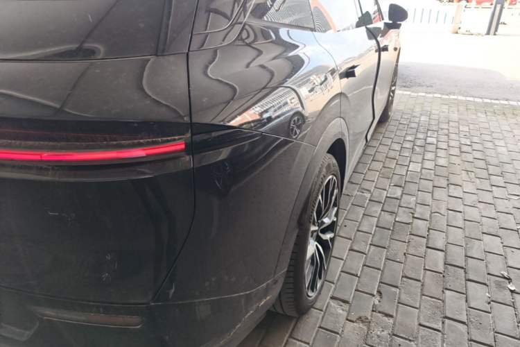 Used Zeekr 7X 2025 100kWh Long-Range All-Wheel Drive Intelligent Driving Version Right Rear Taillight