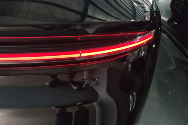 Used Zeekr 7X 2025 100 kWh Long-Range Rear-Wheel Drive with Intelligent Driving Features Right Rear Taillight
