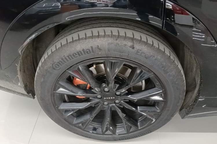 Used Zeekr 7X 2025 100 kWh Long-Range Rear-Wheel Drive with Intelligent Driving Features Right Rear Wheel Hub