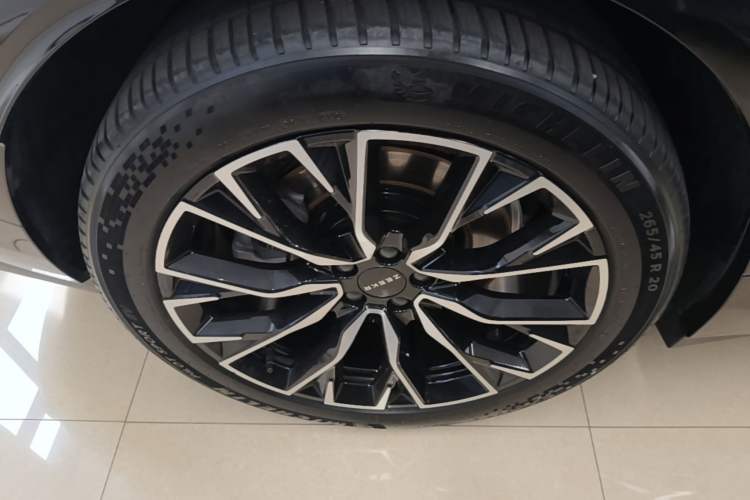 Used Zeekr 7X 2025 75 kWh Rear-Wheel Drive Intelligent Driving Version Right Rear Wheel Hub