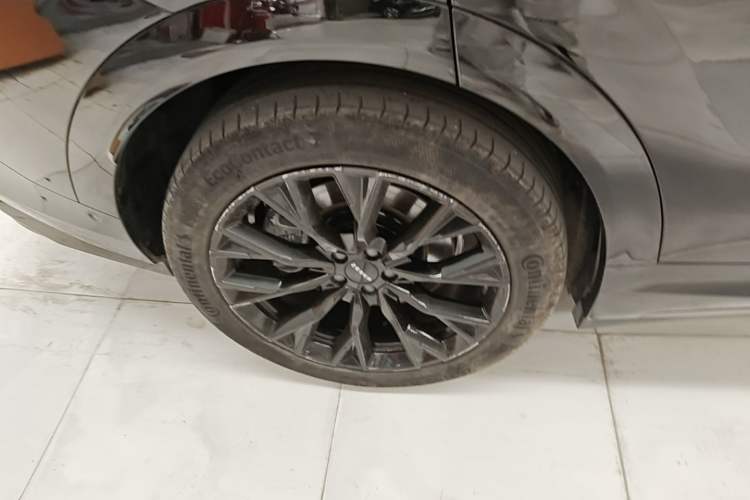 Used Zeekr 7X 2025 75 kWh Rear-Wheel Drive Intelligent Driving Version Right Rear Wheel Hub