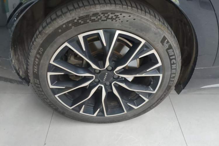 Used Zeekr 7X 2025 75 kWh Rear-Wheel Drive Intelligent Driving Version Right Rear Wheel Hub