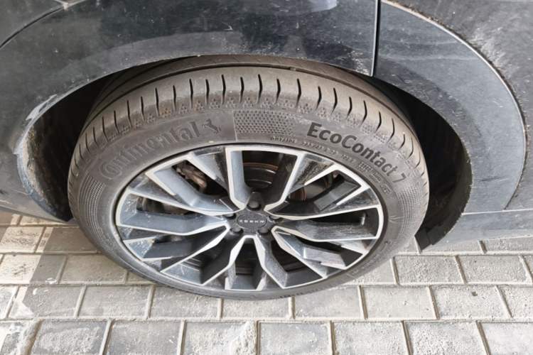 Used Zeekr 7X 2025 100kWh Long-Range All-Wheel Drive Intelligent Driving Version Right Rear Wheel Hub
