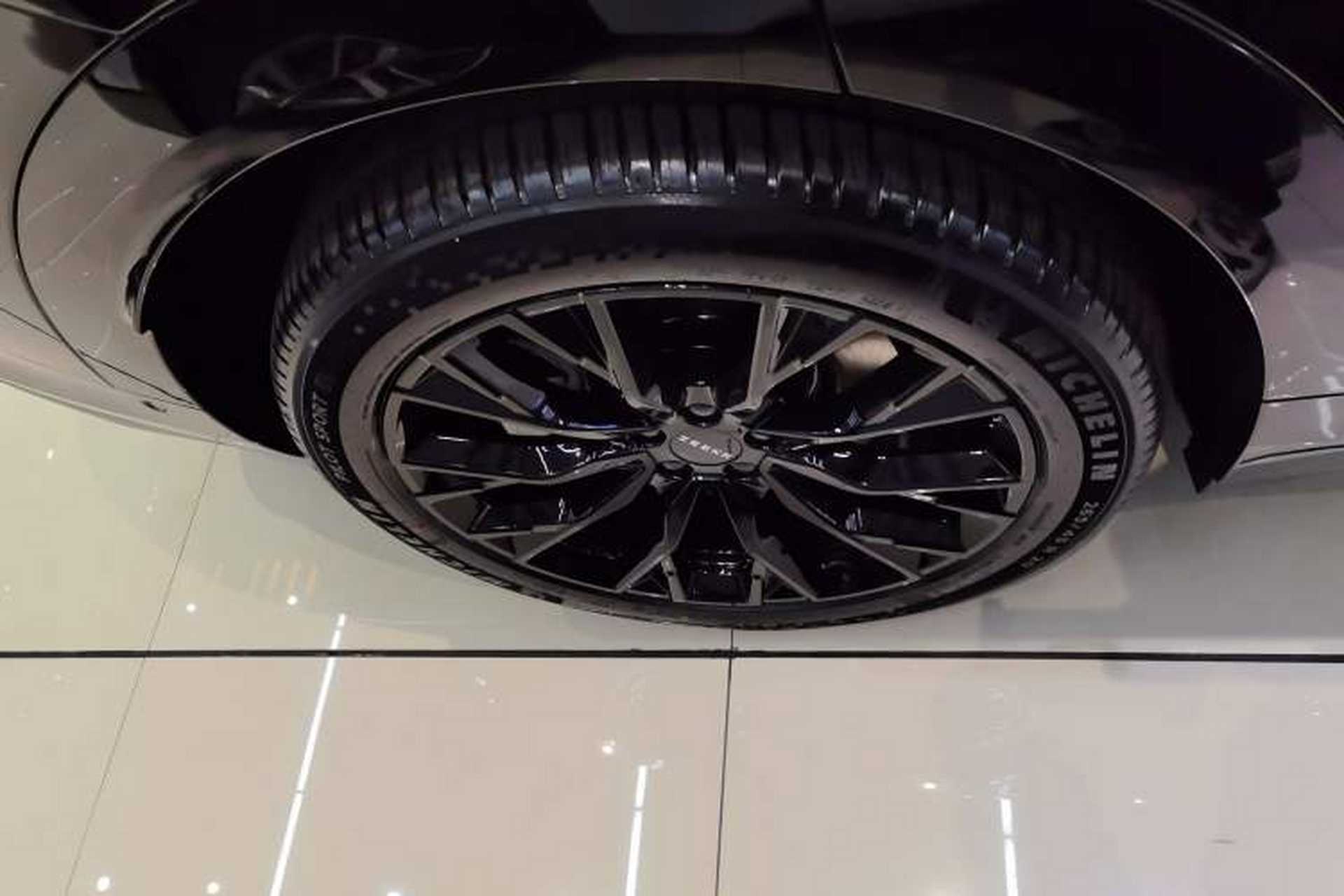 Used Zeekr 7X 2025 100 kWh Long-Range Rear-Wheel Drive with Intelligent Driving Features Right Rear Wheel Hub