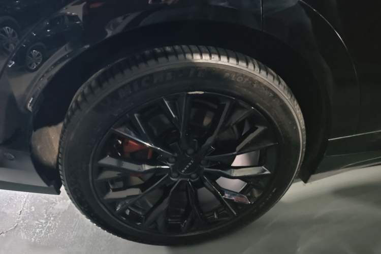 Used Zeekr 7X 2025 100 kWh Long-Range Rear-Wheel Drive with Intelligent Driving Features Right Rear Wheel Hub