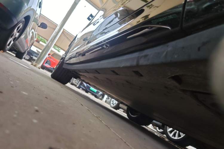 Used Zeekr 7X 2025 75 kWh Rear-Wheel Drive Intelligent Driving Version Right Side Sill