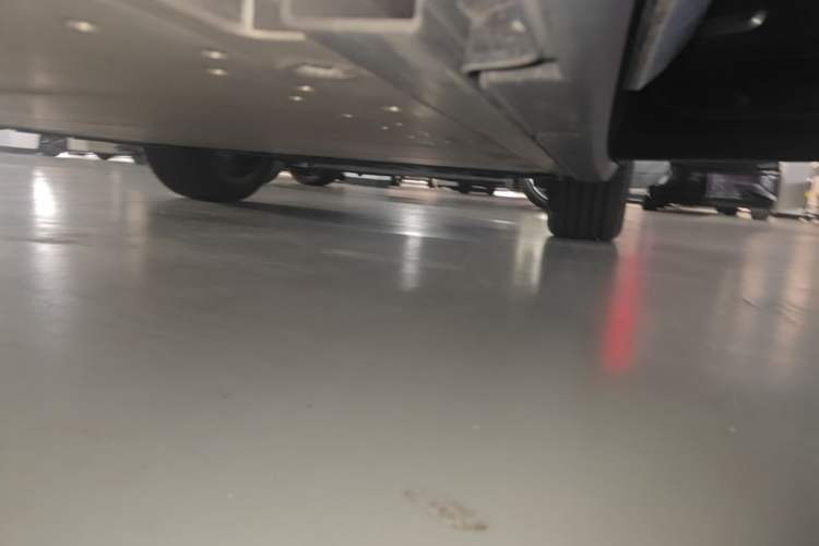 Used Zeekr 7X 2025 75 kWh Rear-Wheel Drive Intelligent Driving Version Right Side Sill