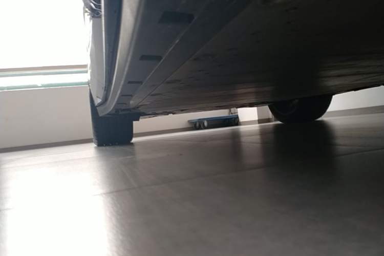 Used Zeekr 7X 2025 75 kWh Rear-Wheel Drive Intelligent Driving Version Right Side Sill