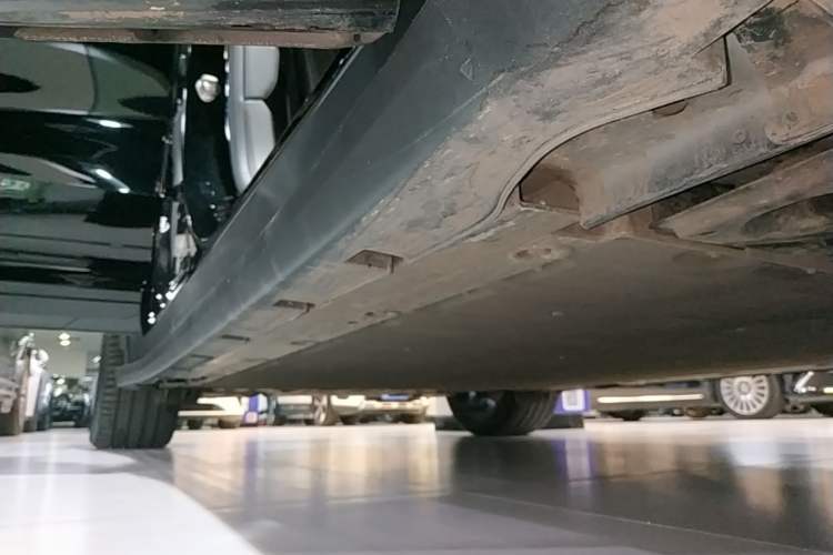 Used Zeekr 7X 2025 100 kWh Long-Range Rear-Wheel Drive with Intelligent Driving Features Right Side Sill