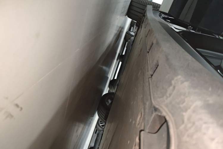 Used Zeekr 7X 2025 75 kWh Rear-Wheel Drive Intelligent Driving Version Right Side Sill