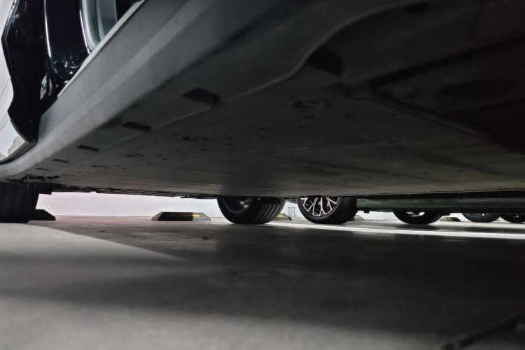 Used Zeekr 7X 2025 75 kWh Rear-Wheel Drive Intelligent Driving Version Right Side Sill