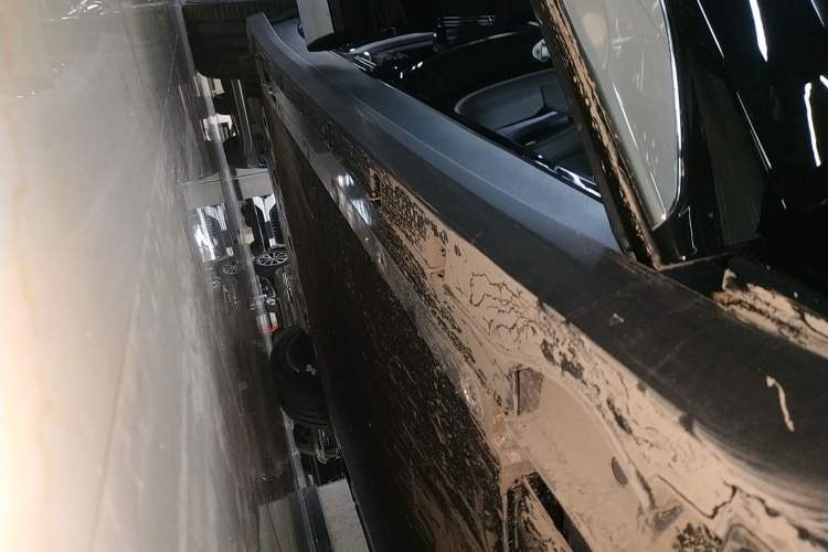 Used Zeekr 7X 2025 100kWh Long-Range All-Wheel Drive Intelligent Driving Version Right Side Sill