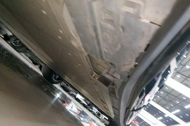 Used Zeekr 7X 2025 75 kWh Rear-Wheel Drive Intelligent Driving Version Right Side Sill