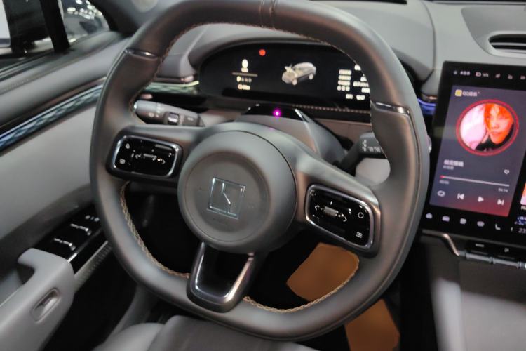 Used Zeekr 7X 2025 75 kWh Rear-Wheel Drive Intelligent Driving Version Steering Wheel