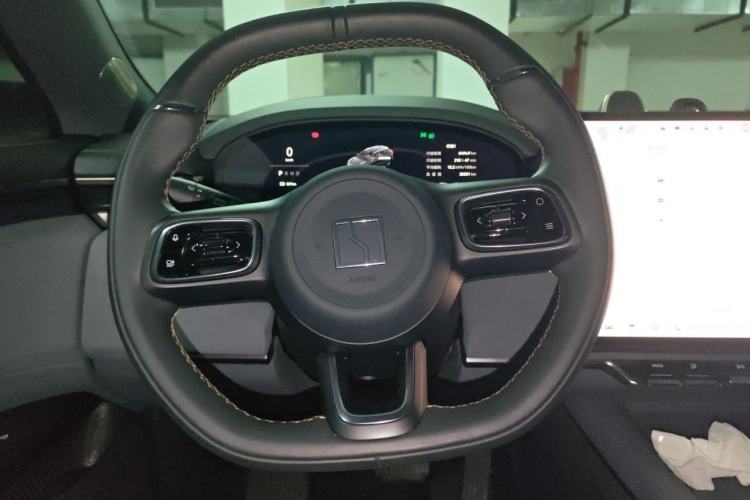 Used Zeekr 7X 2025 75 kWh Rear-Wheel Drive Intelligent Driving Version Steering Wheel