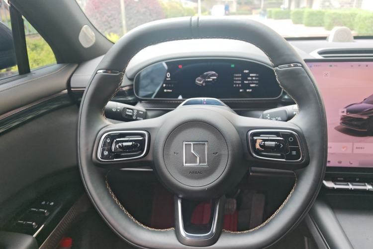 Used Zeekr 7X 2025 75 kWh Rear-Wheel Drive Intelligent Driving Version Steering Wheel