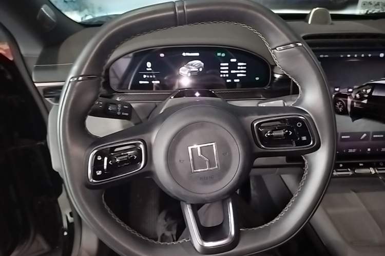 Used Zeekr 7X 2025 100kWh Long-Range All-Wheel Drive Intelligent Driving Version Steering Wheel
