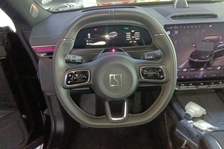 Used Zeekr 7X 2025 100 kWh Long-Range Rear-Wheel Drive with Intelligent Driving Features Steering Wheel