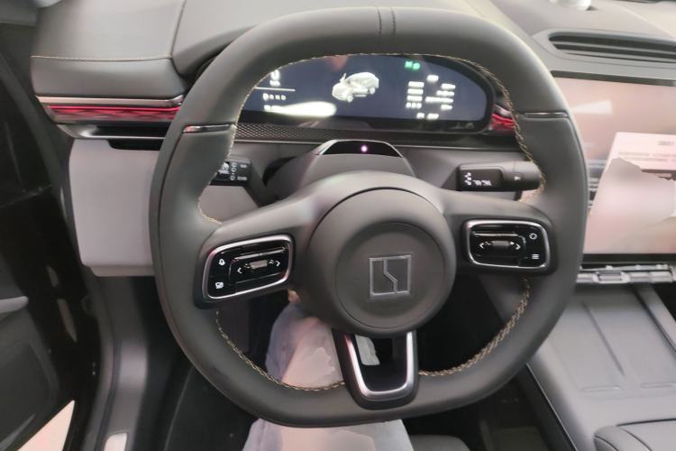 Used Zeekr 7X 2025 100 kWh Long-Range Rear-Wheel Drive with Intelligent Driving Features Steering Wheel