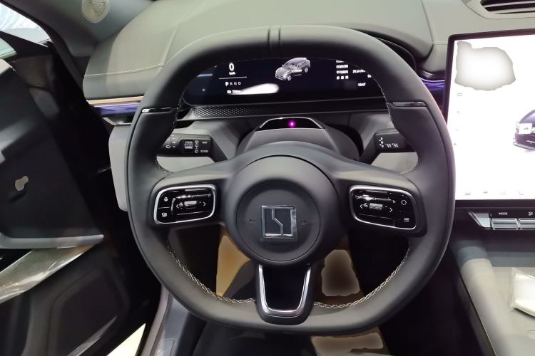 Used Zeekr 7X 2025 100 kWh Long-Range Rear-Wheel Drive with Intelligent Driving Features Steering Wheel