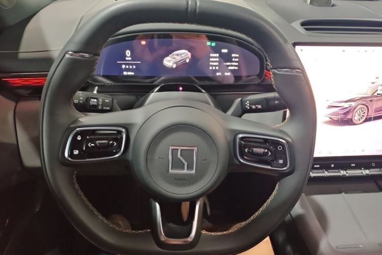 Used Zeekr 7X 2025 100 kWh Long-Range Rear-Wheel Drive with Intelligent Driving Features Steering Wheel