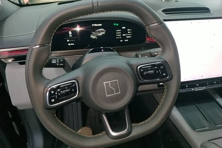 Used Zeekr 7X 2025 75 kWh Rear-Wheel Drive Intelligent Driving Version Steering Wheel