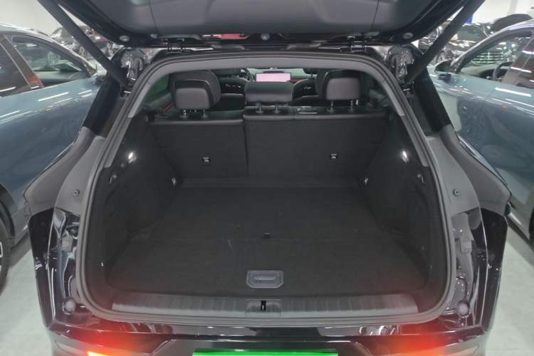 Used Zeekr 7X 2025 100 kWh Long-Range Rear-Wheel Drive with Intelligent Driving Features Trunk