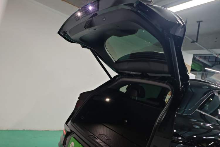 Used Zeekr 7X 2025 100 kWh Long-Range Rear-Wheel Drive with Intelligent Driving Features Trunk