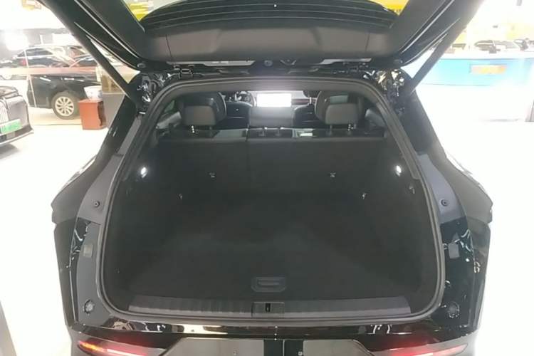 Used Zeekr 7X 2025 100 kWh Long-Range Rear-Wheel Drive with Intelligent Driving Features Trunk