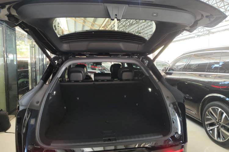 Used Zeekr 7X 2025 100 kWh Long-Range Rear-Wheel Drive with Intelligent Driving Features Trunk
