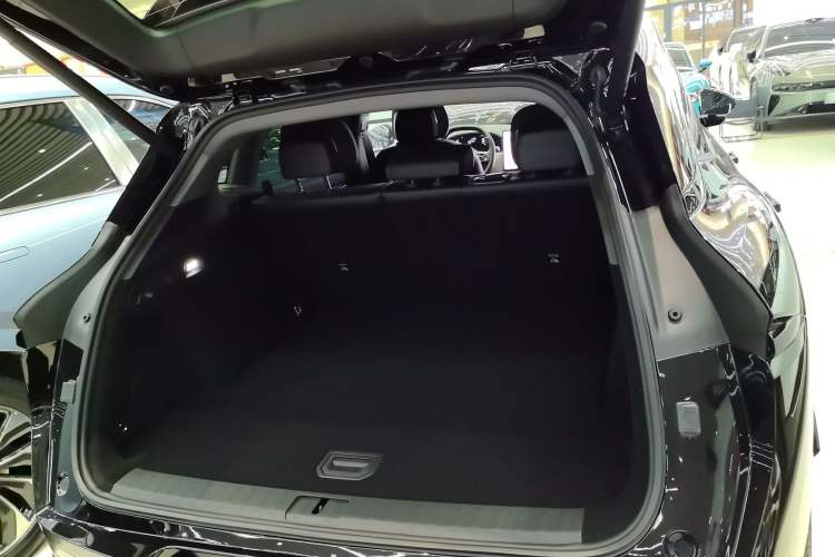 Used Zeekr 7X 2025 100 kWh Long-Range Rear-Wheel Drive with Intelligent Driving Features Trunk